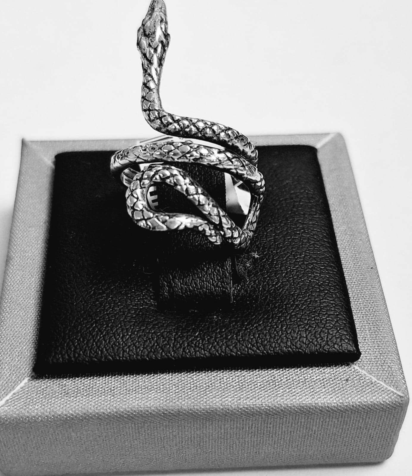 Anillo Serpiente en Plata Ley 925, sello de autenticidad Plata Ley .925
