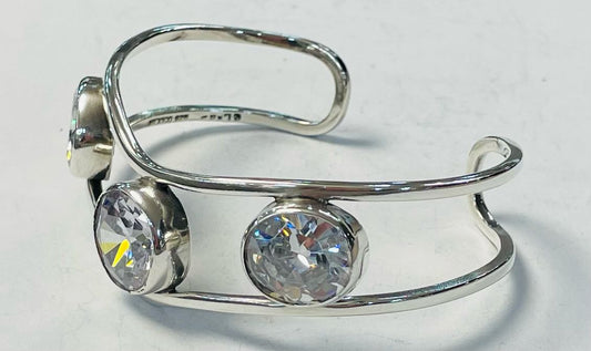 Brazalete con Zirconia en Plata Ley 925, vista frontal