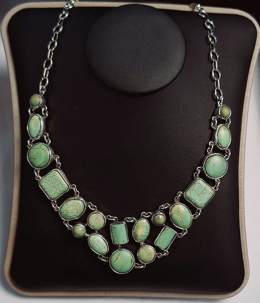 Collar con Incrustaciones de Turquesa Plata Ley 925, vista frontal