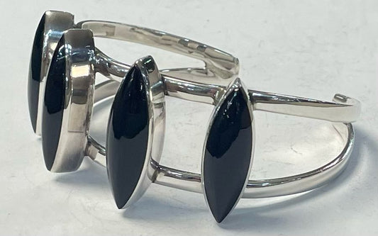 Brazalete con Obsidiana en Plata Ley 925, vista frontal