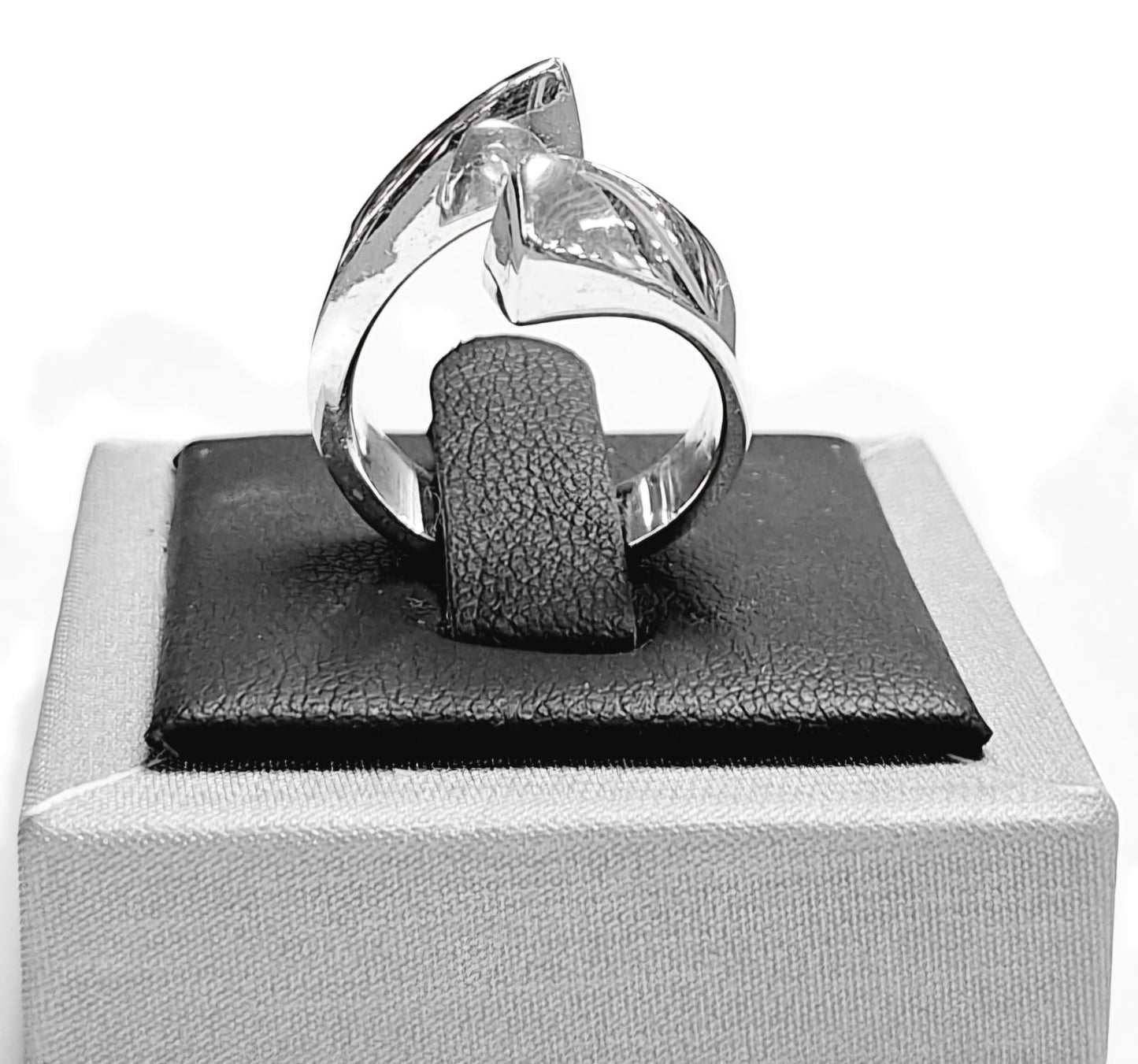 Anillo en Plata Ley 925, sello de autenticidad Plata Ley .925
