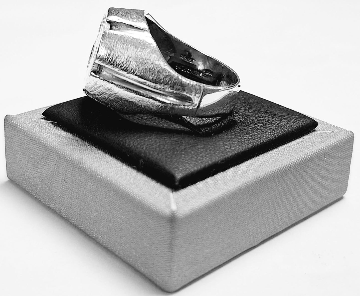 Anillo Moneda en Plata Ley 925, sello de autenticidad Plata Ley .925