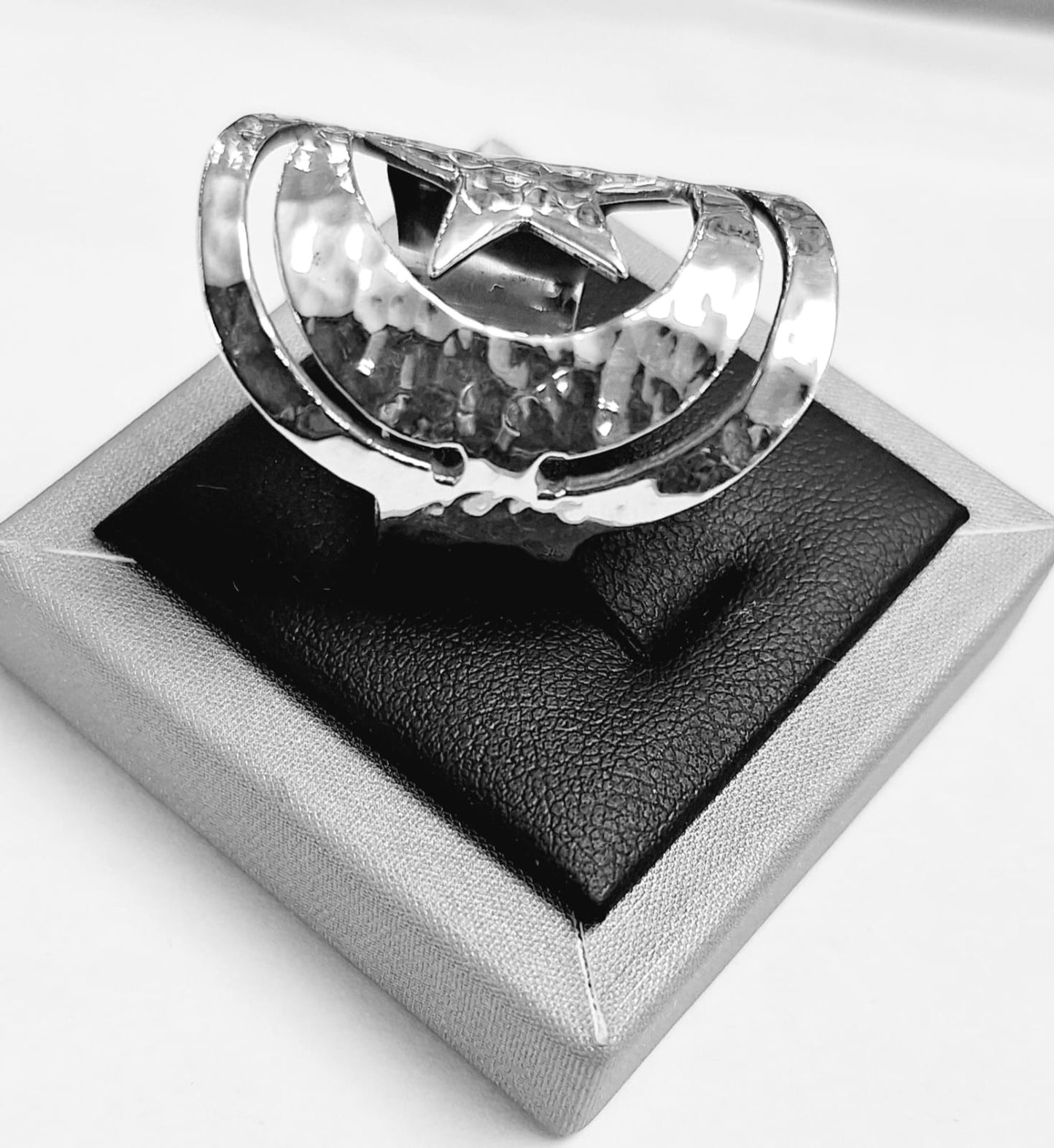 Anillo Martillado Plata Ley 925, sello de autenticidad Plata Ley .925