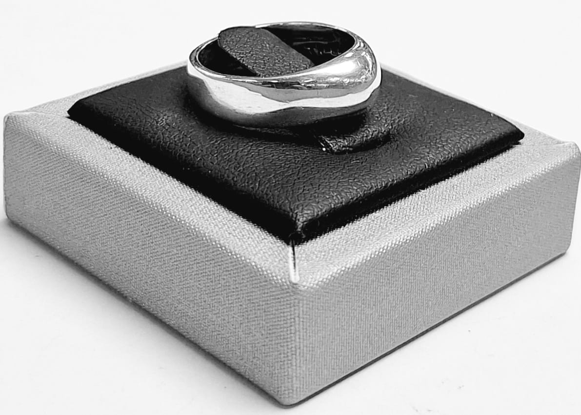 Anillo en Plata Ley 925, sello de autenticidad Plata Ley .925