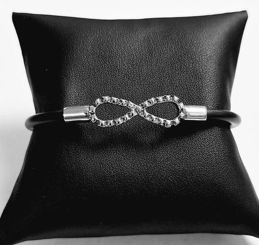 Brazalete en Plata Ley 925 con Caucho, vista frontal