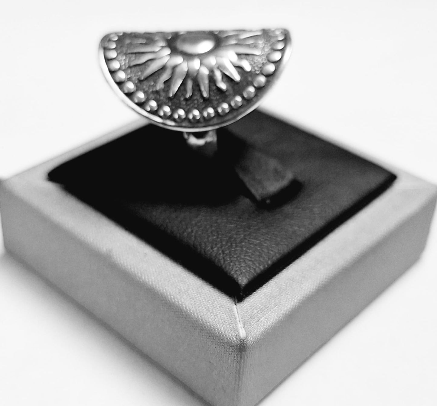 Anillo Sol Maya en Plata Ley 925, sello de autenticidad Plata Ley .925