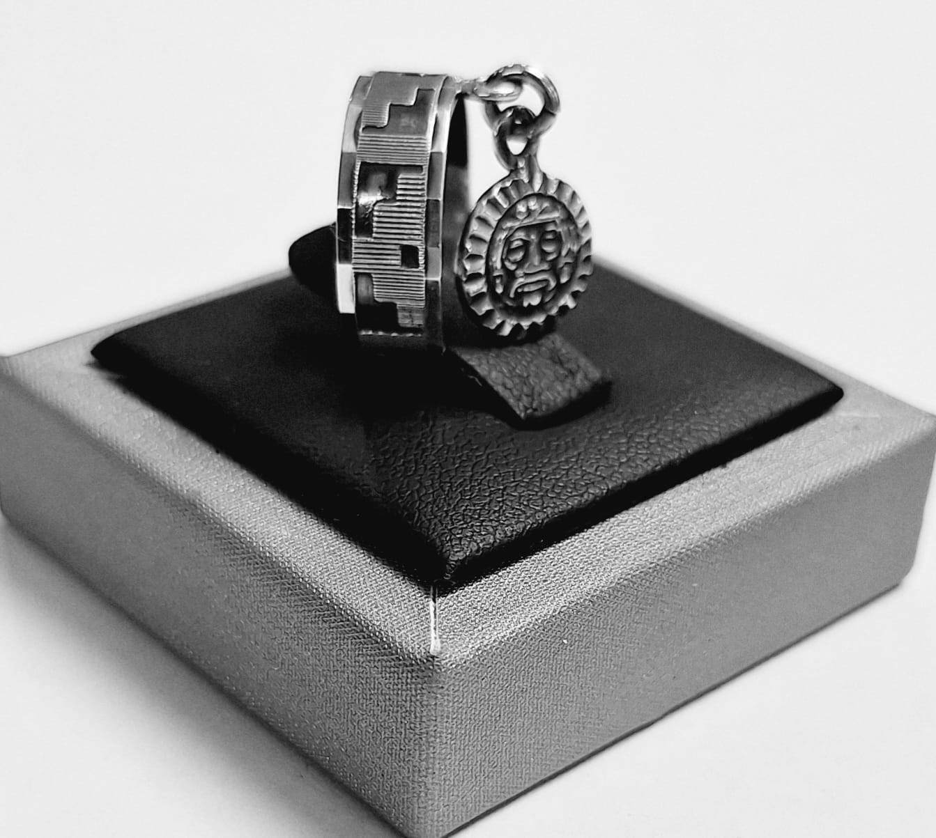Anillo con Colgante Azteca en Plata Ley 925, sello de autenticidad Plata Ley .925