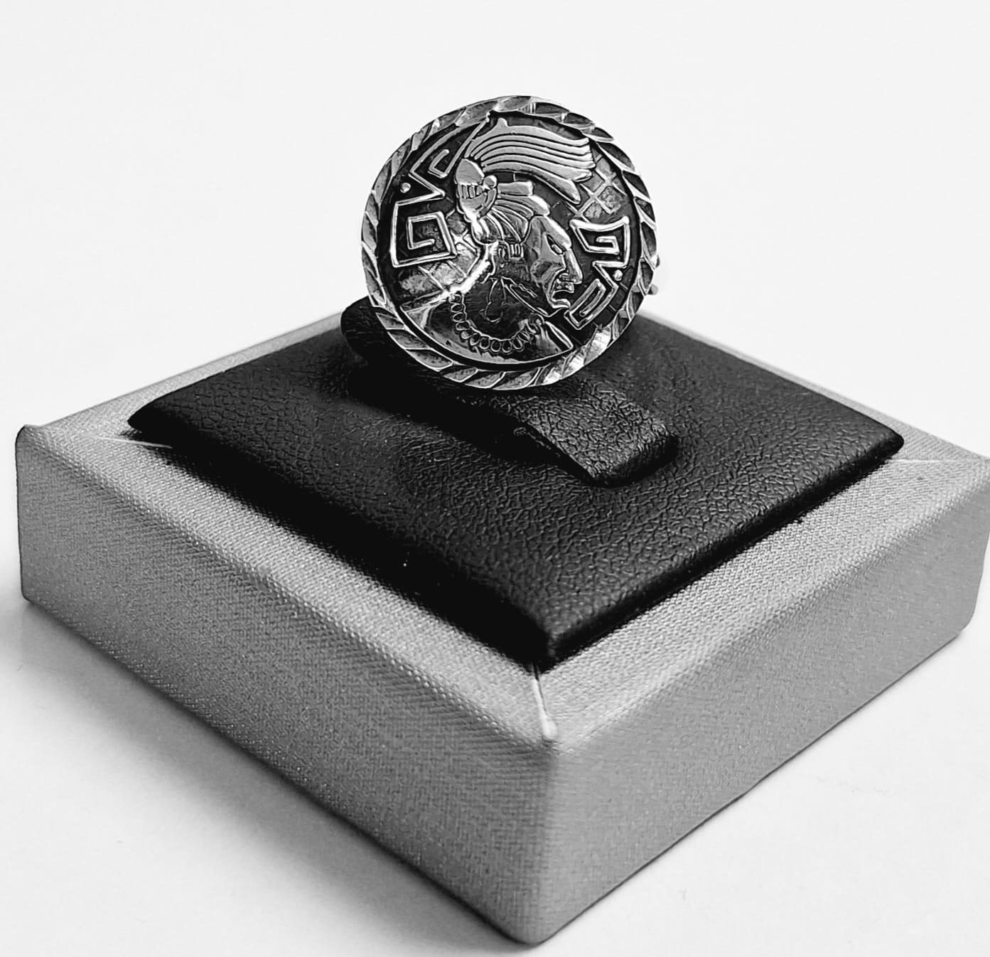 Anillo Diamantada Cabeza de Palenque en Plata Ley 925, sello de autenticidad Plata Ley .925
