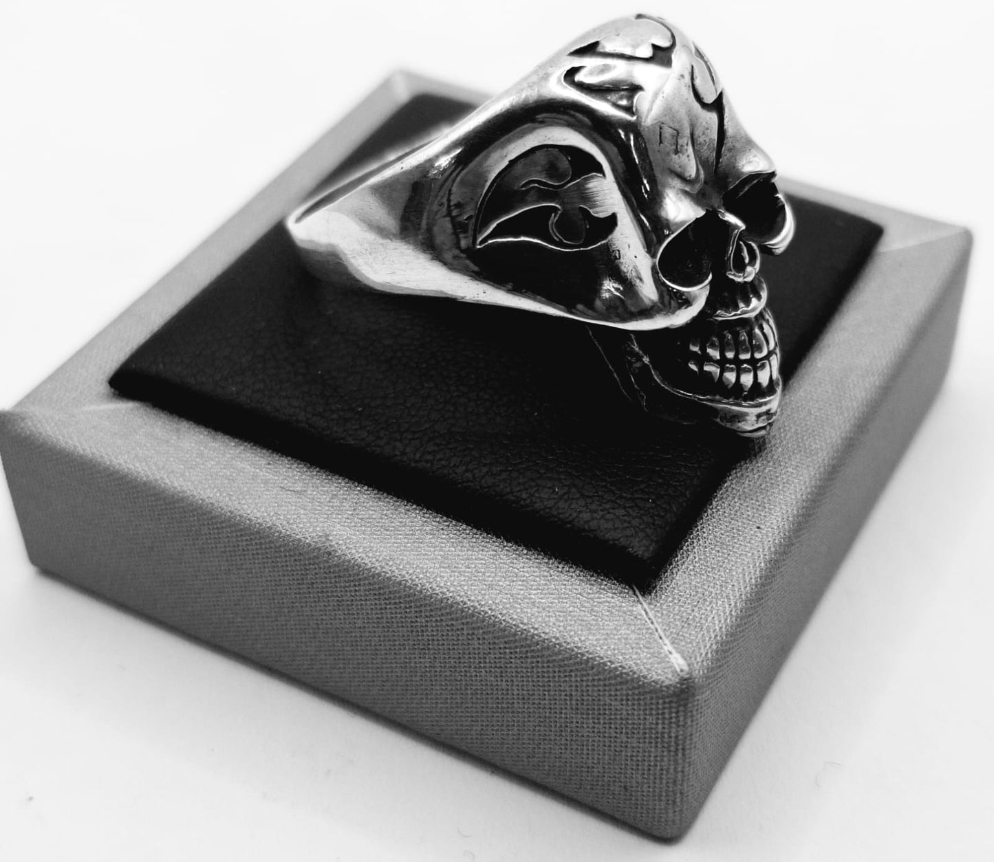 Anillo Calavera en Plata 925, sello de autenticidad Plata Ley .925