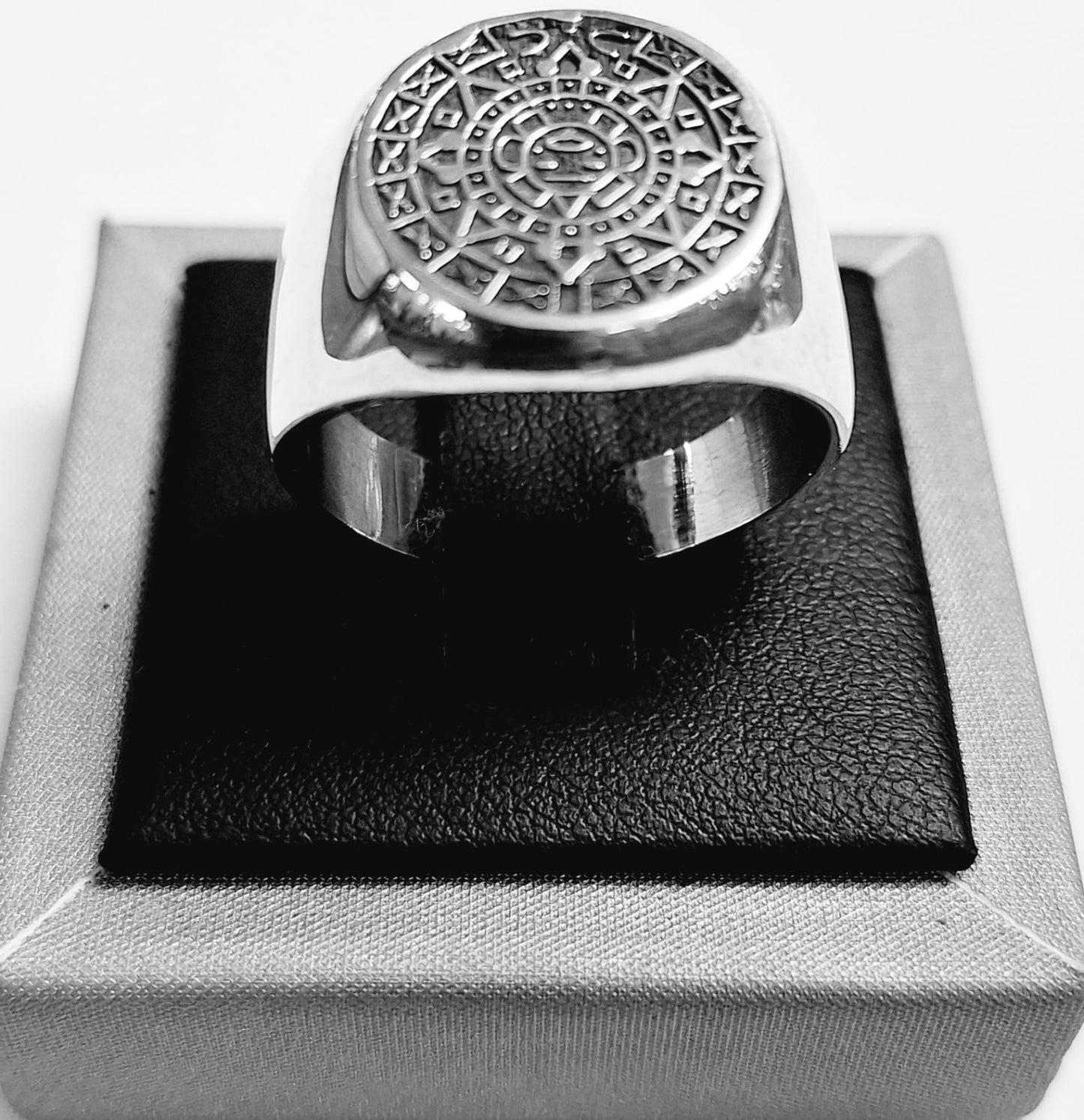 Anillo Calendario Azteca en Plata Ley 925, sello de autenticidad Plata Ley .925