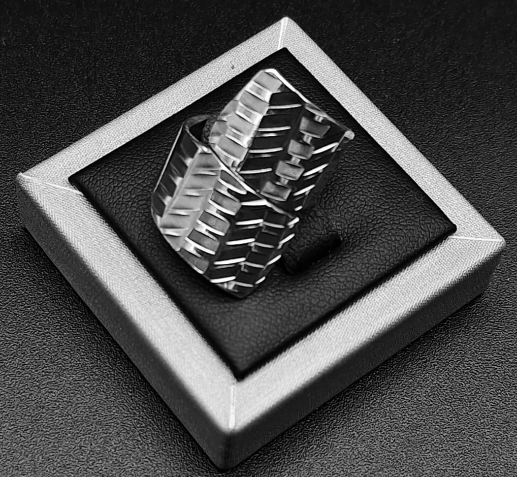 Anillo Diamantada Plata Ley 925, sello de autenticidad Plata Ley .925