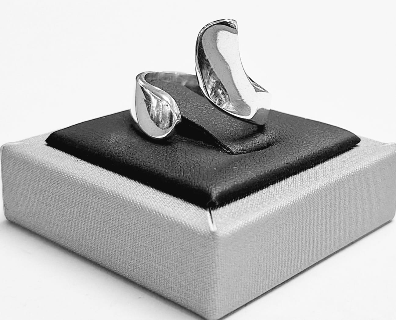 Anillo en Plata Ley 925, sello de autenticidad Plata Ley .925