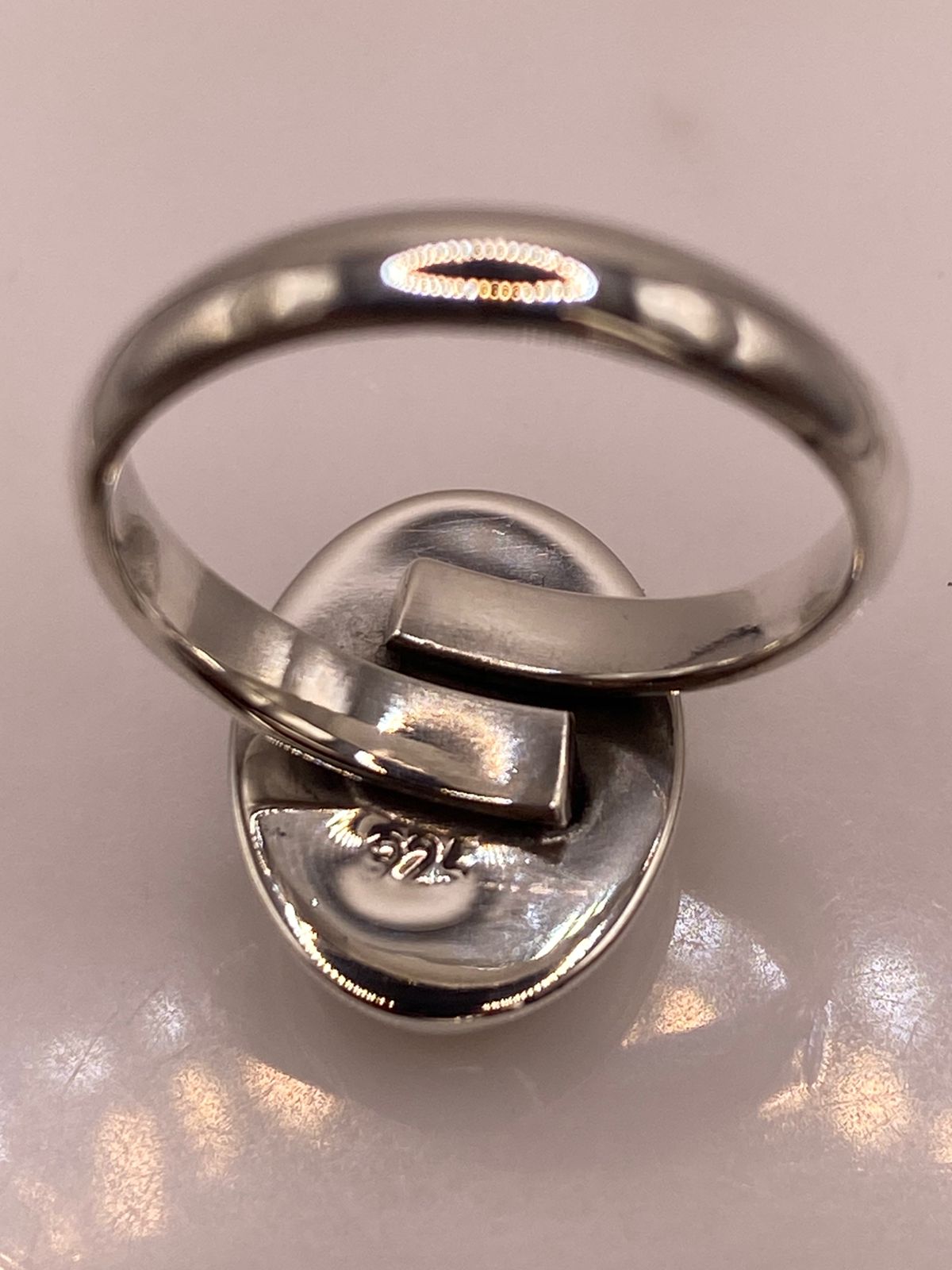 Anillo Ajustable de Plata Ley .925 con Ópalo de Fuego Ovalado, peso en gramos (báscula)