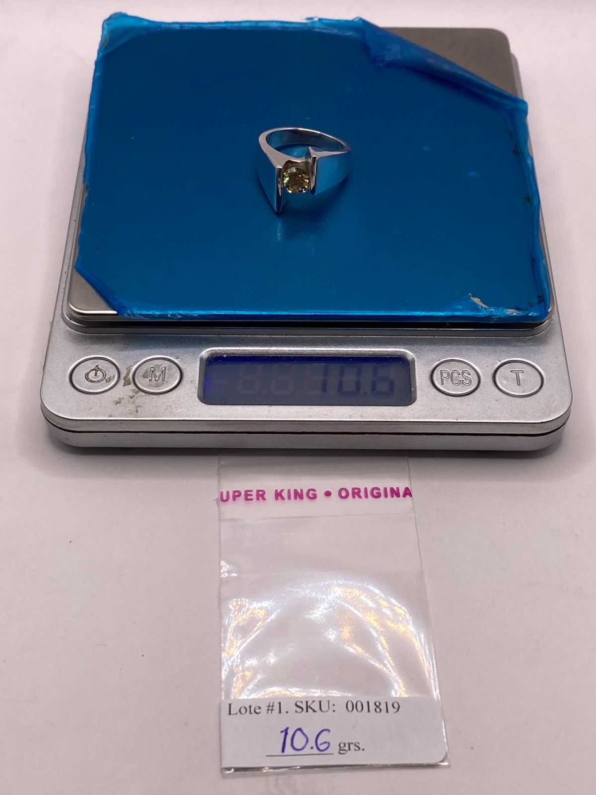 Anillo Artesanal con Zirconia en Plata Ley .925, peso en gramos (báscula)