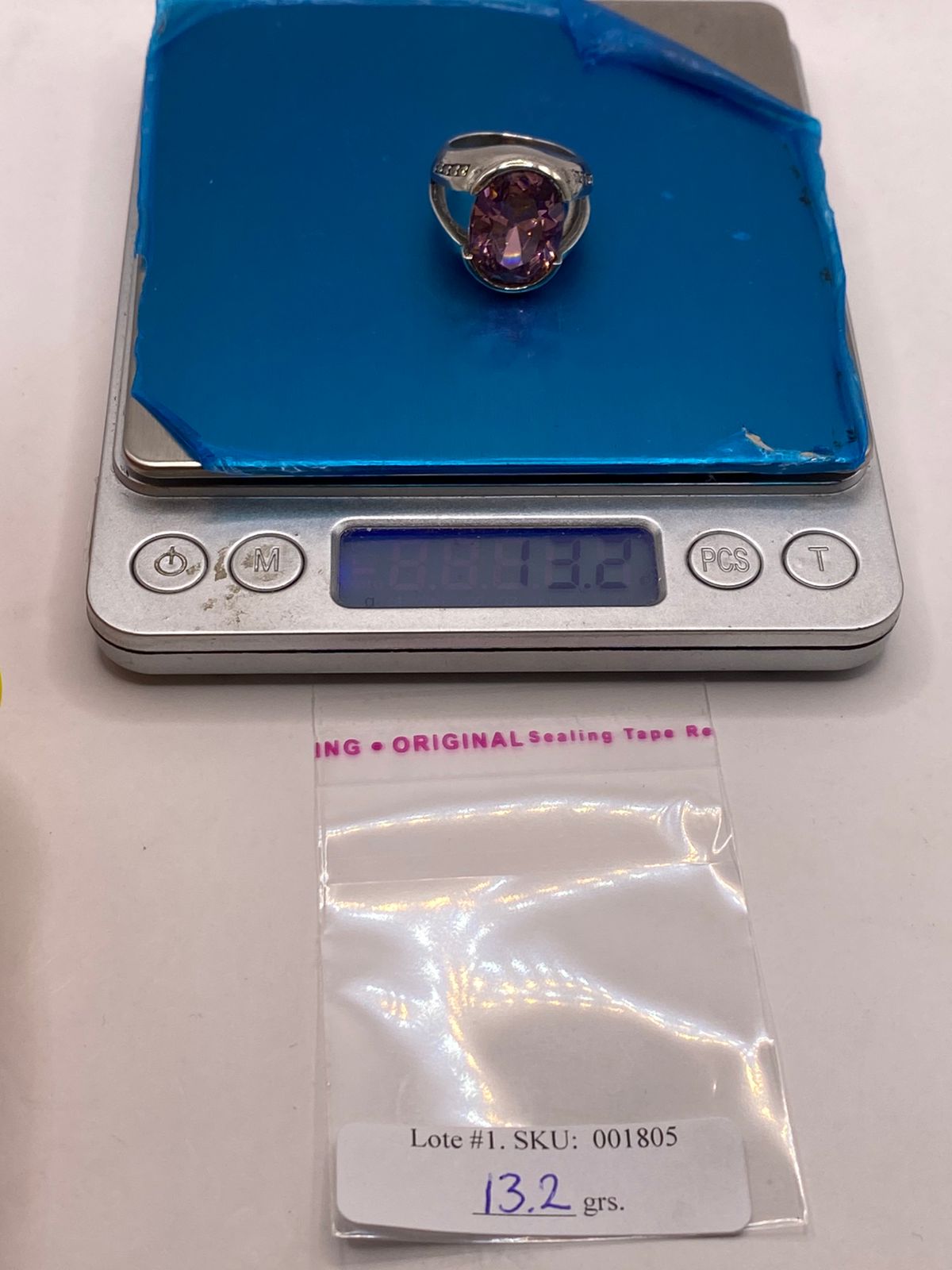 Anillo Artesanal de Plata con Piedra Facetada, peso en gramos (báscula)
