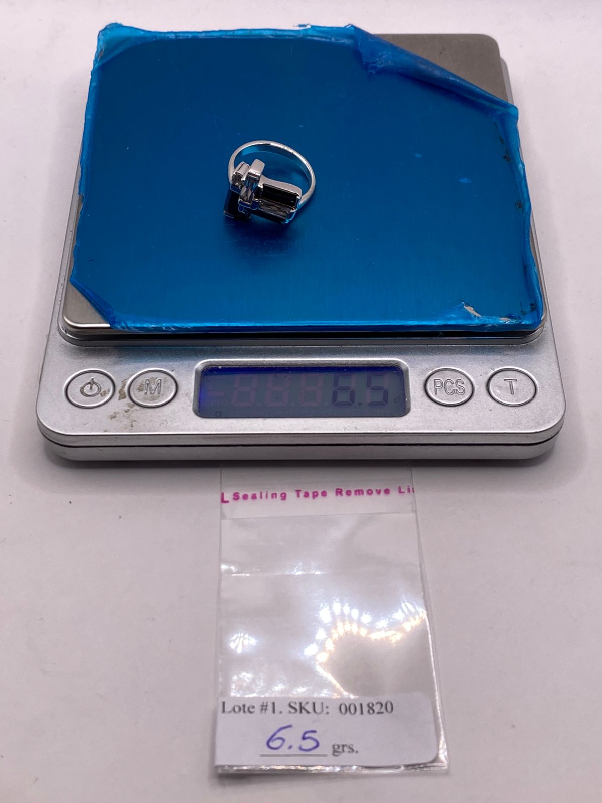 Anillo Artesanal con Zirconia Negra y Blanca en Plata Ley .925, peso en gramos (báscula)