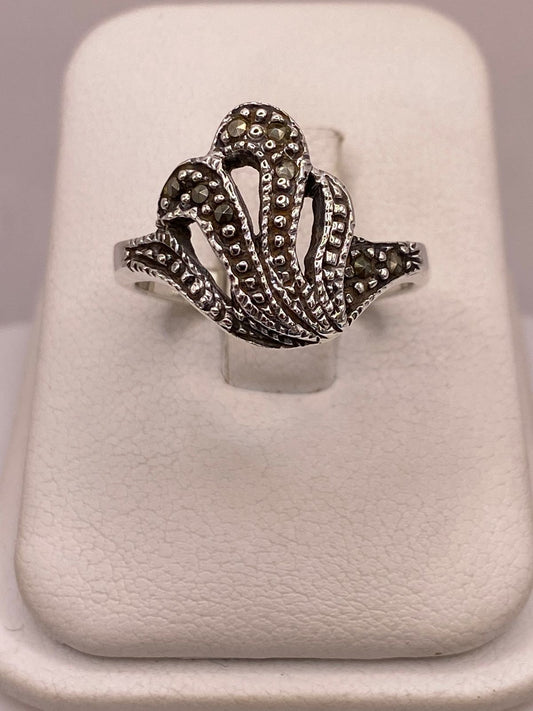 Anillo Concha Marina con Marquesitas en Plata Ley 925, vista frontal