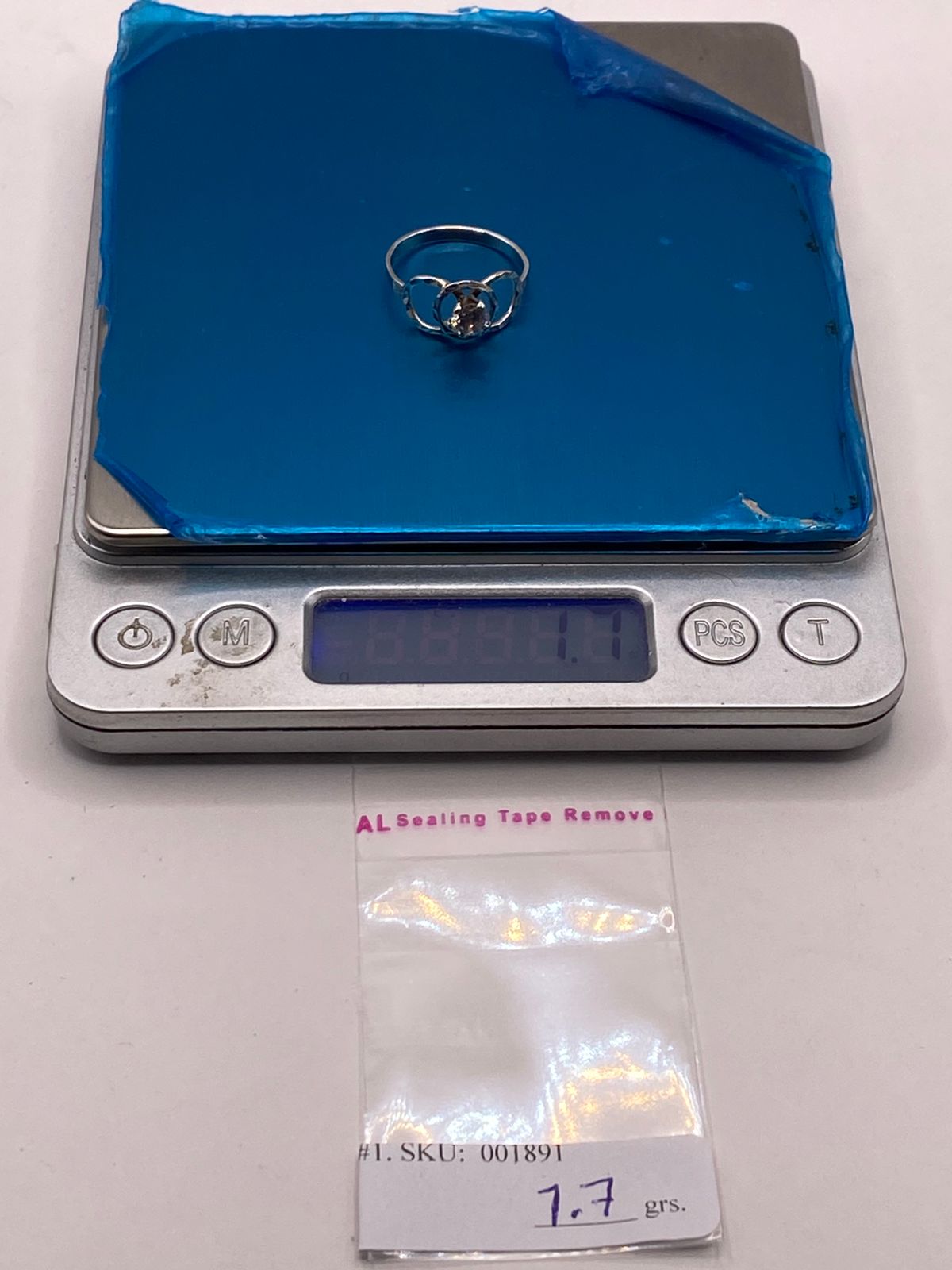 Anillo Moderno con Zirconia Brillante en Plata Ley 925, peso en gramos (báscula)