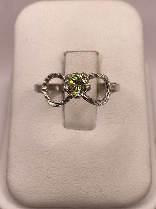 Anillo de Plata Ley 925 Diseño Infinito con Piedra Color Citrino, vista frontal