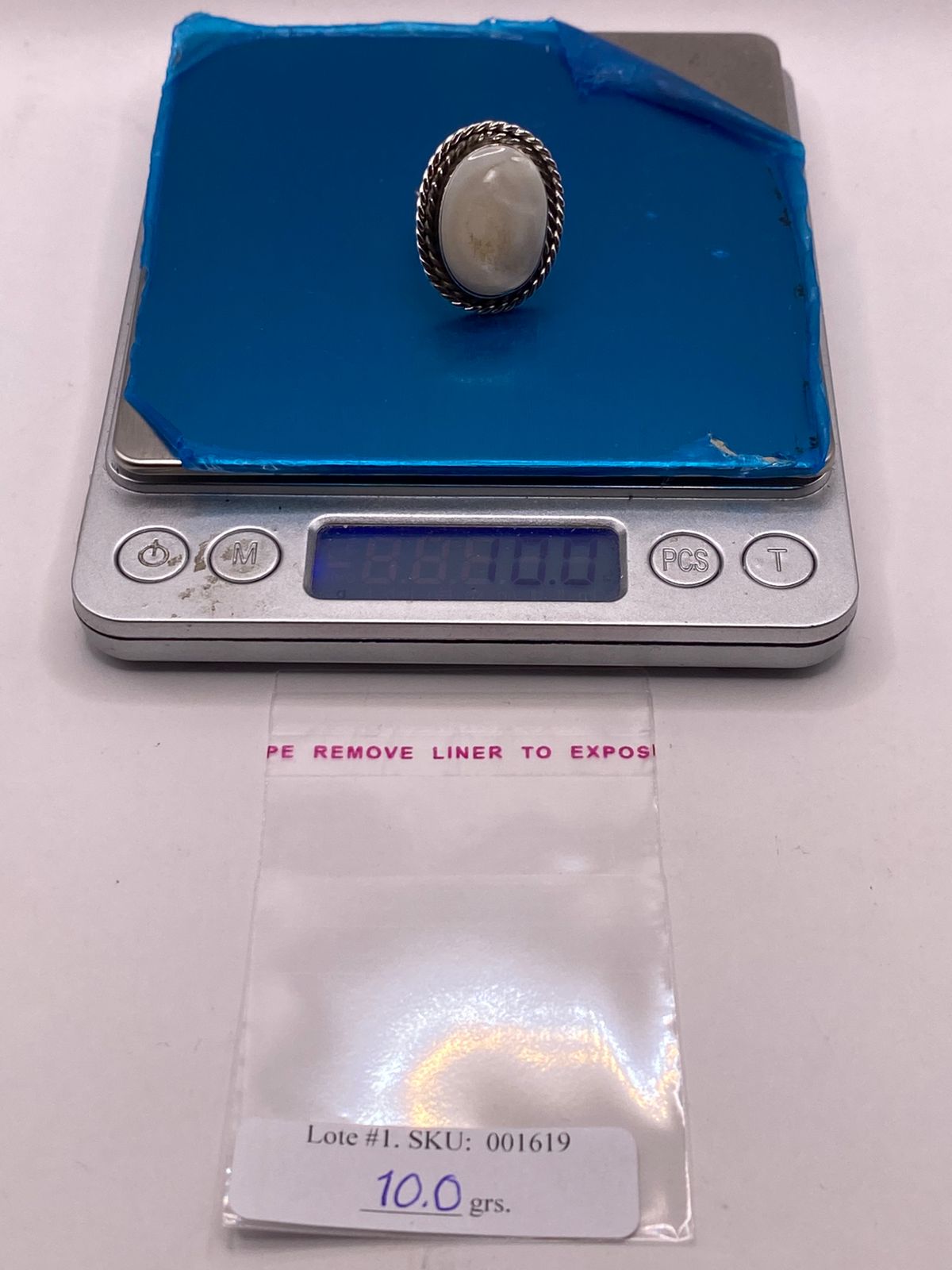 Anillo de Plata Ley 925 con Jade Marfil, peso en gramos (báscula)