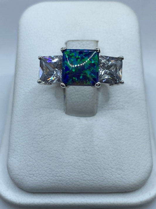 Anillo de Plata Ley 925 con Ópalo de Fuego y Zirconia, vista frontal