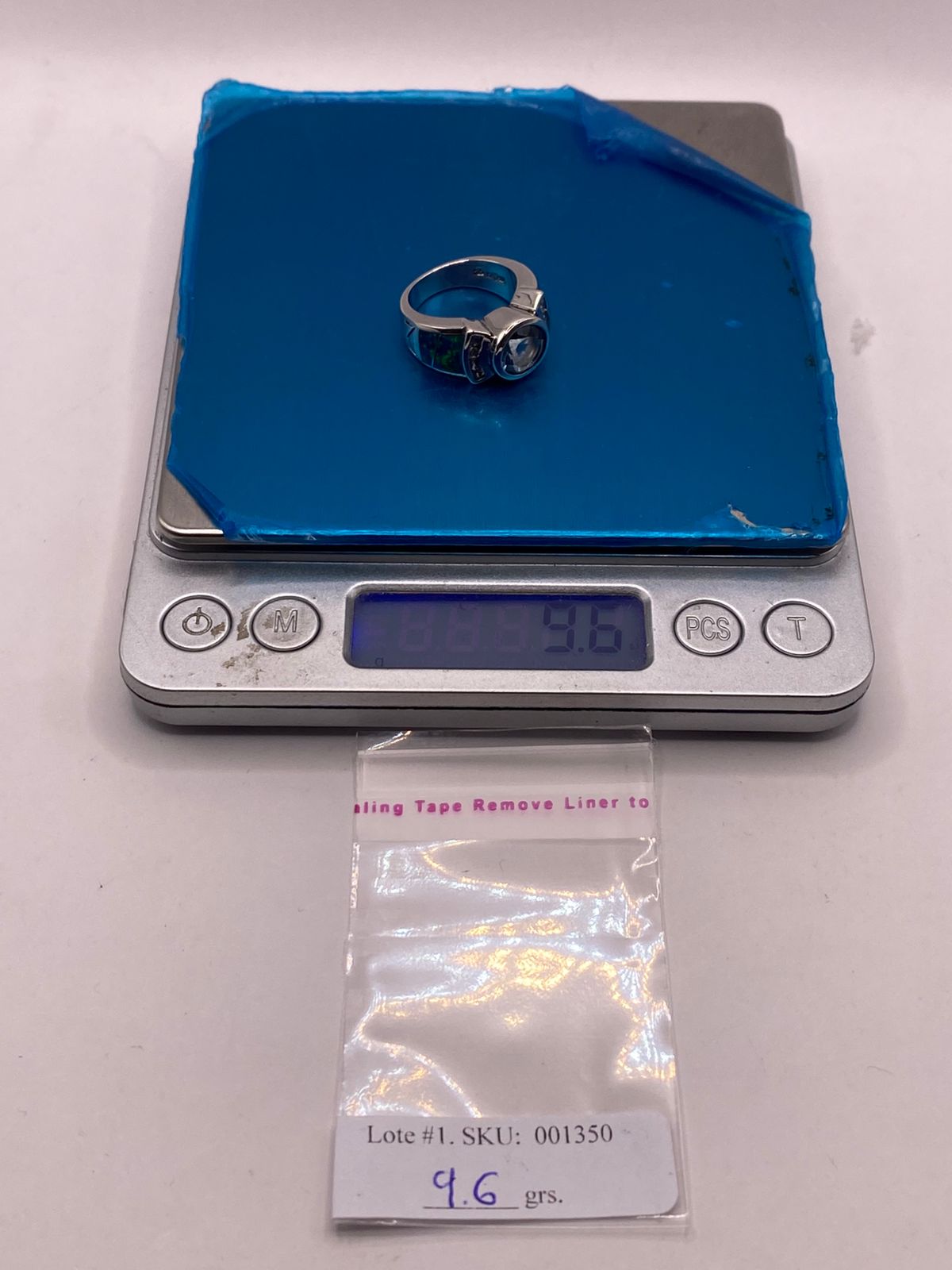 Anillo de Plata Ley 925 con Ópalo Azul, Zirconia y Piedra Central Azul, peso en gramos (báscula)