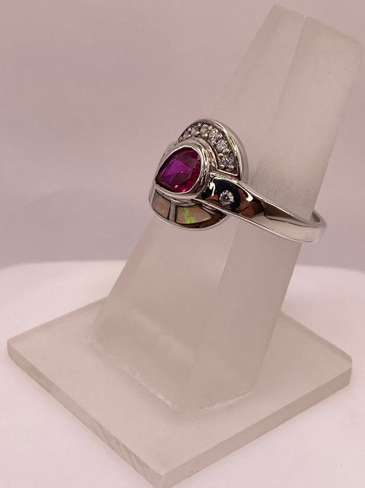 Anillo de Plata Ley 925 con Ópalo de Fuego, Zirconia Fucsia y Detalles de Zirconia, vista frontal