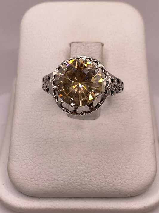 Anillo de Plata Ley 925 con Zirconia Color Champagne, vista frontal
