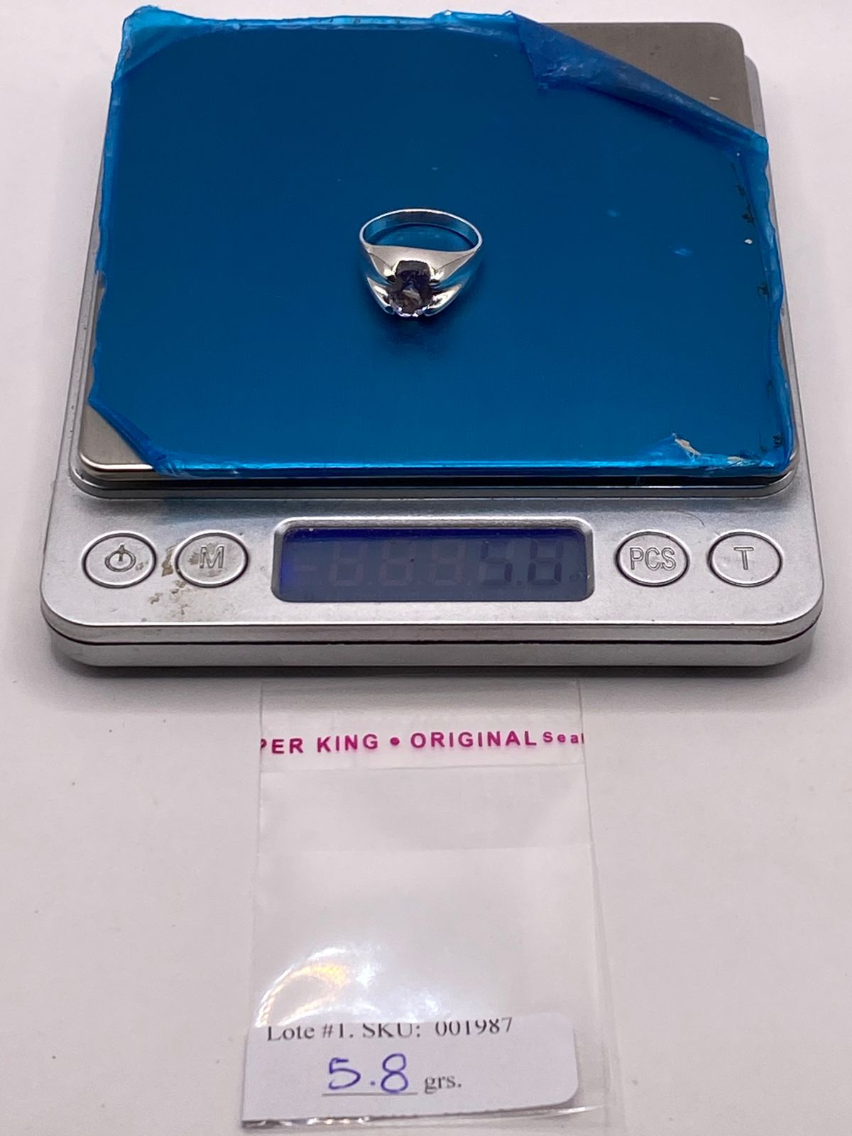 Anillo de Plata Ley 925 con Zirconia Lila Corte Oval Diseño Clásico Moderno, peso en gramos (báscula)