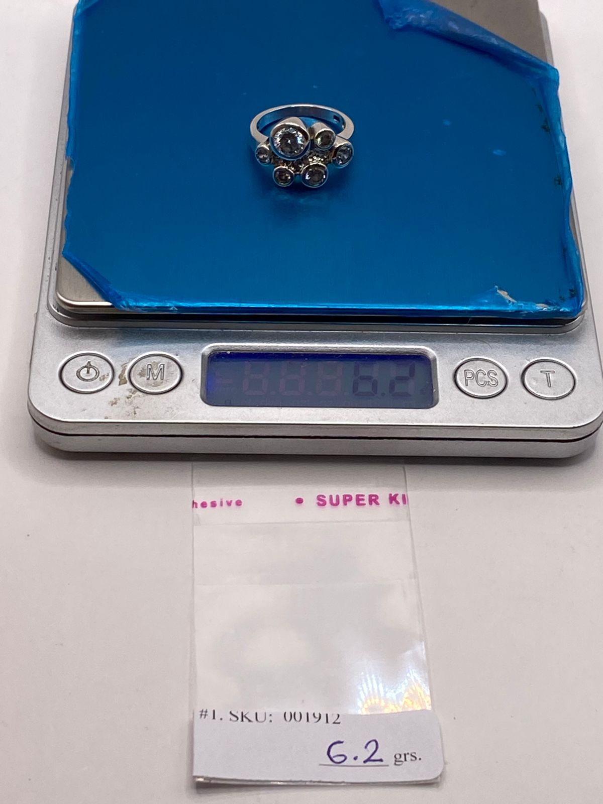 Anillo de Plata Ley 925 con Zirconias Blancas, peso en gramos (báscula)