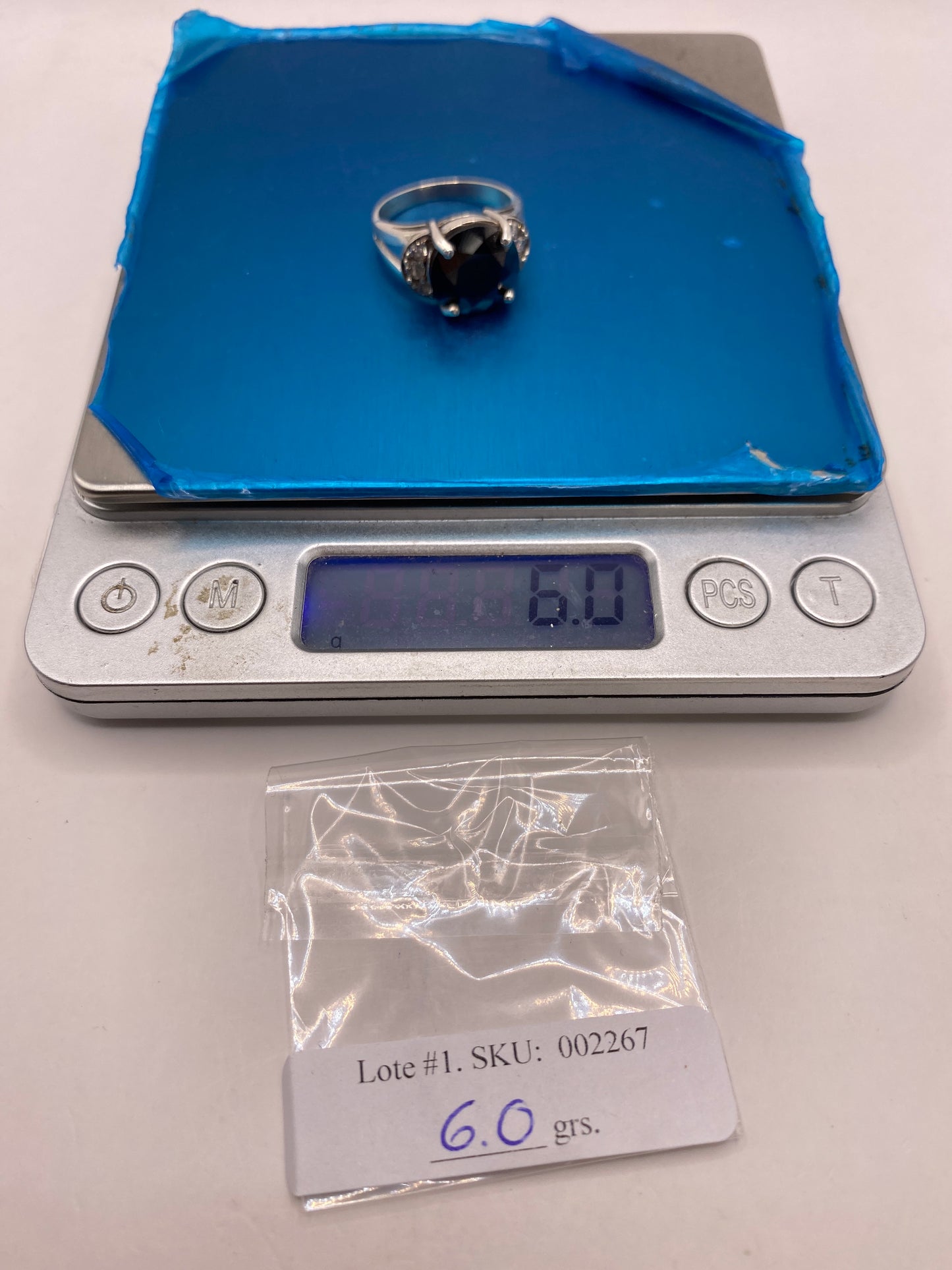 Anillo Solitario de Plata .925 con Circonia Ovalada