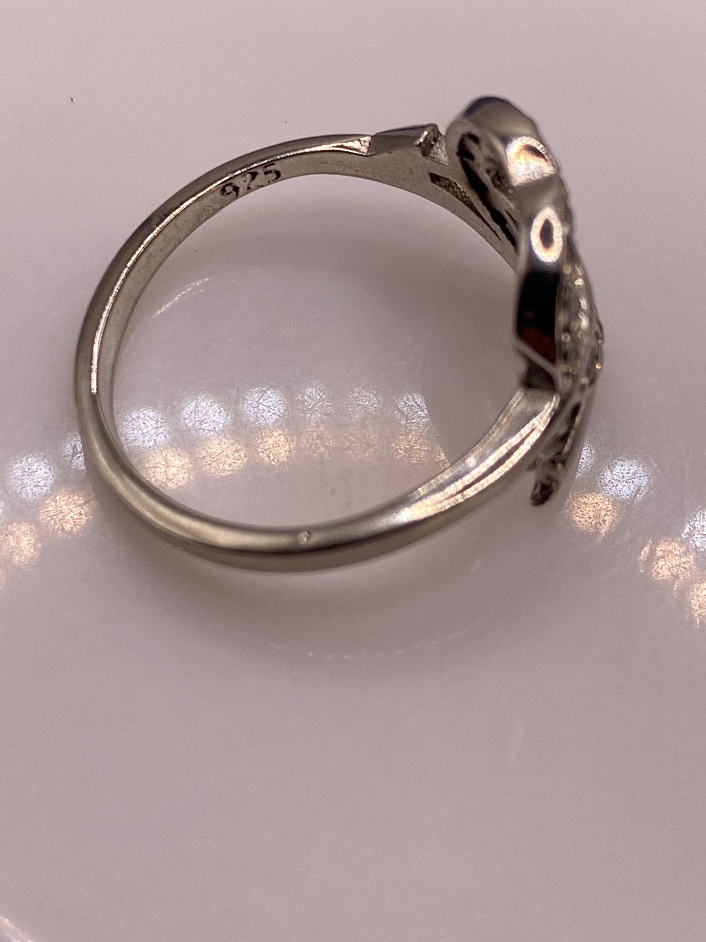 Anillo de Plata Solitario con Circonia Blanca — Elegancia Pura — foto 5