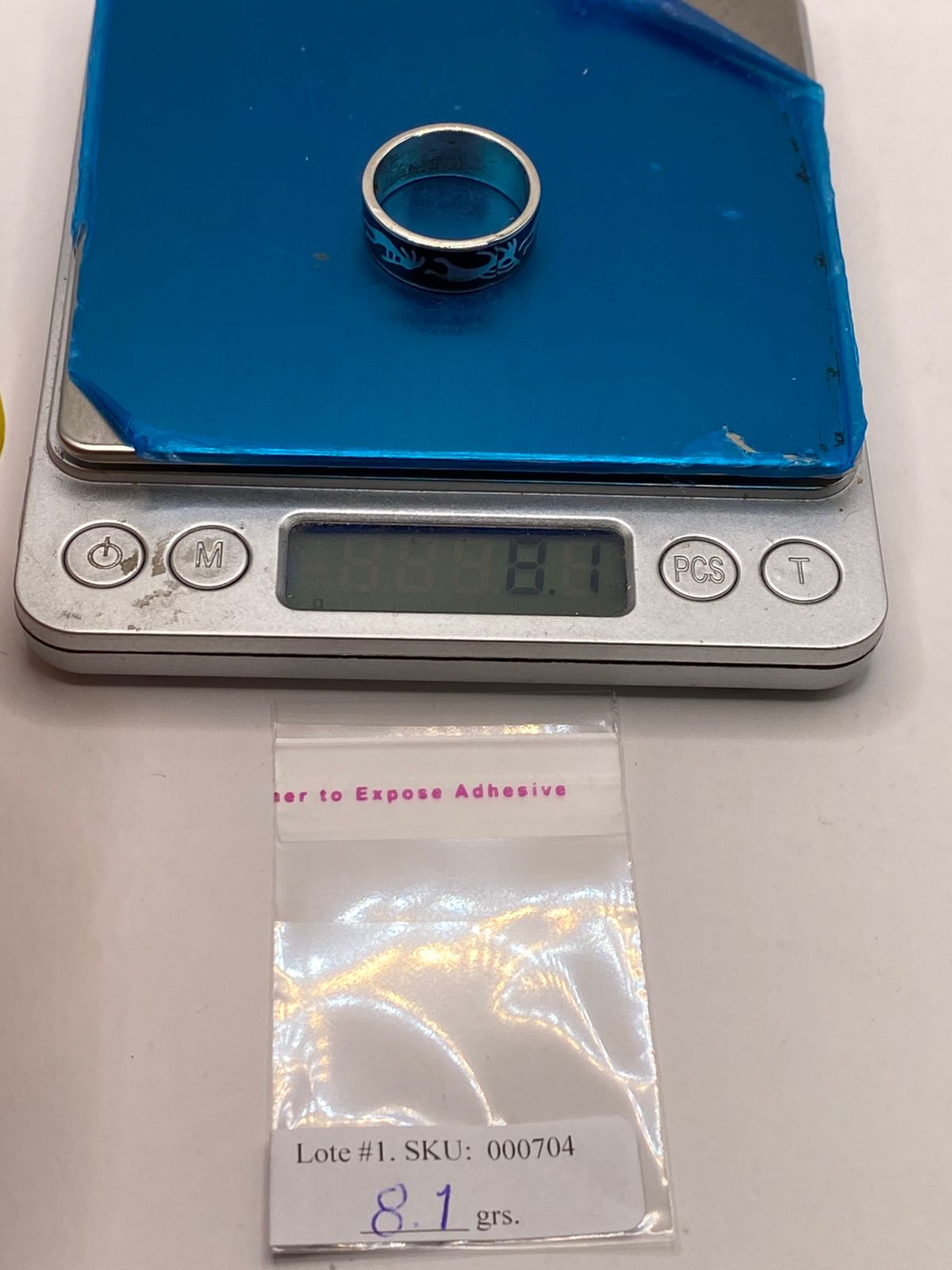 Anillo Artesanal con Figuras Zoomorfas en Plata, peso en gramos (báscula)