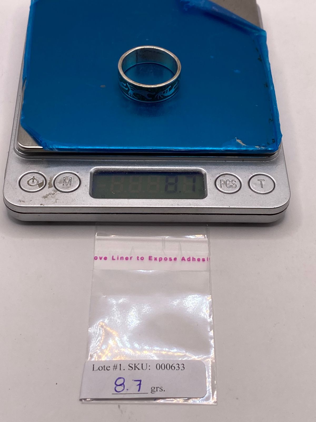 Anillo Artesanal de Malaquita con Figuras Zoomorfas en Plata, peso en gramos (báscula)
