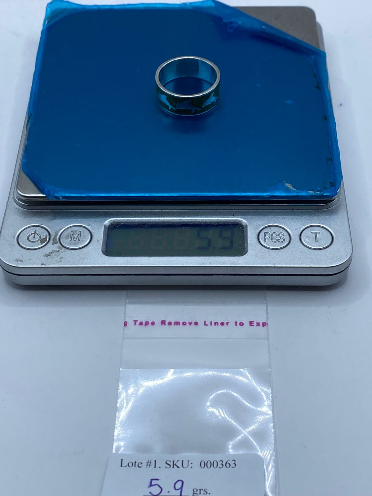 Anillo Artesanal de Plata .925 con Malaquita Verde y Delfines, peso en gramos (báscula)