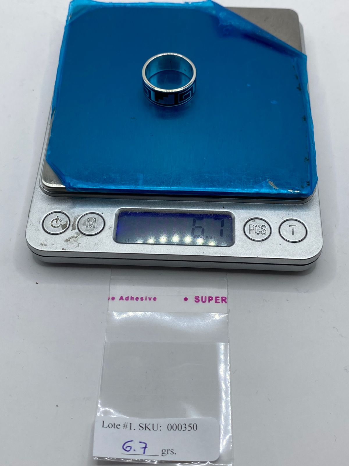 Anillo Artesanal de Plata .925 con Ónix Negro y Greca Geométrica, peso en gramos (báscula)