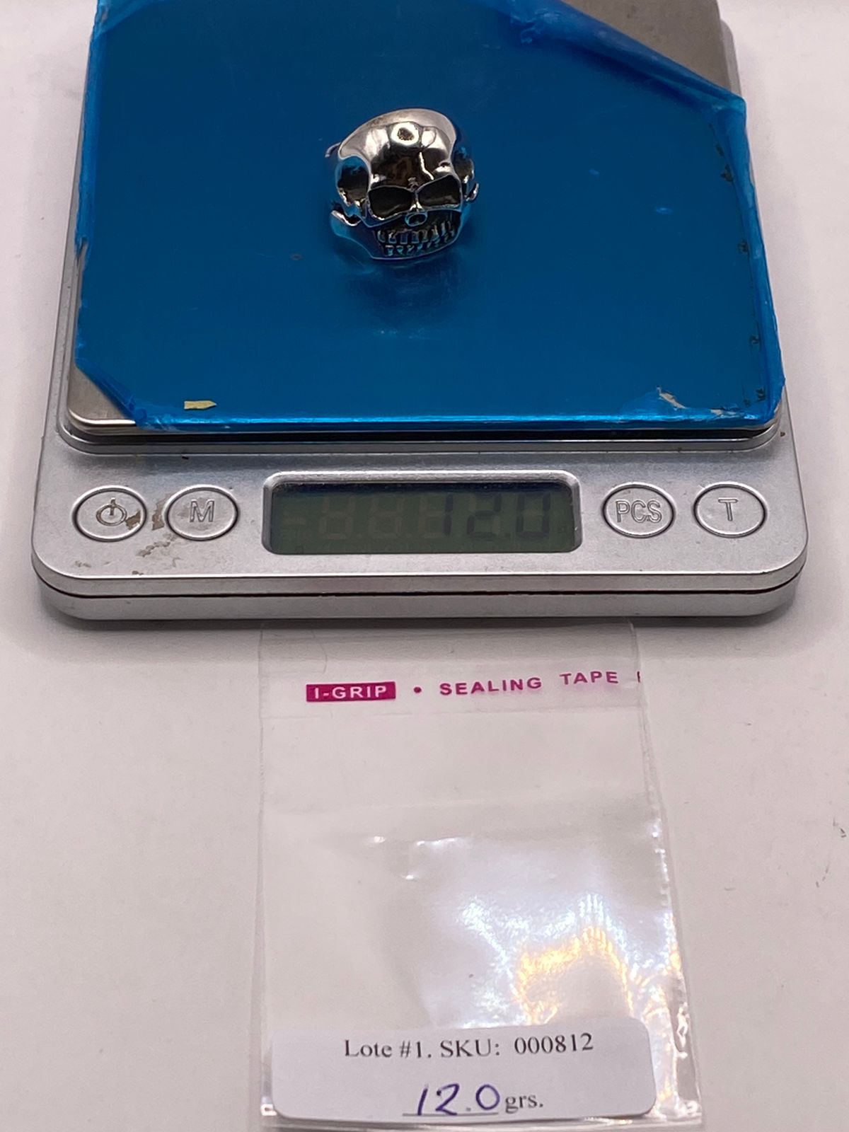 Anillo de Calavera en Plata .925, peso en gramos (báscula)