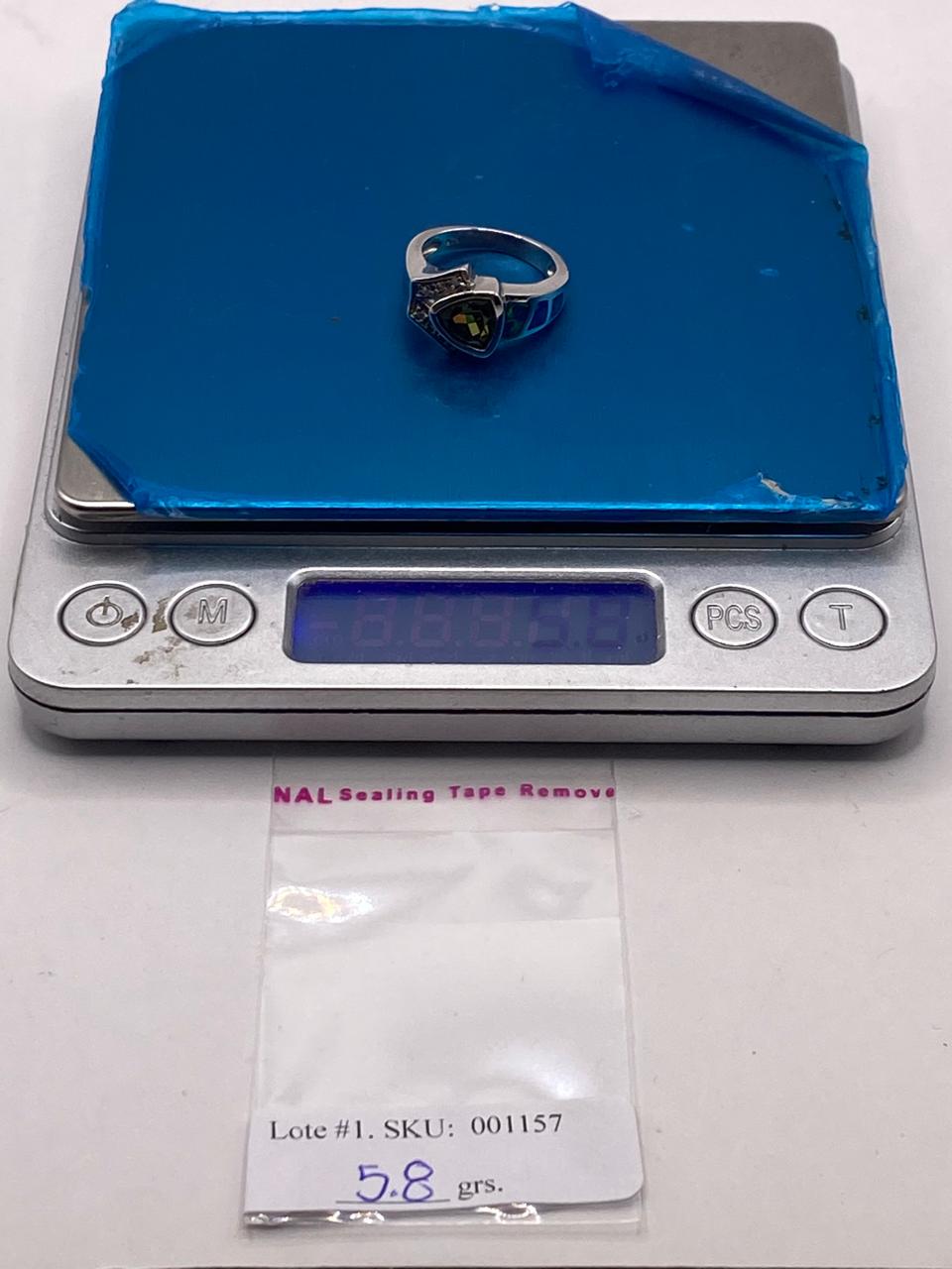 Anillo Contemporáneo con Ópalo de Fuego y Zirconia en Plata .925, peso en gramos (báscula)