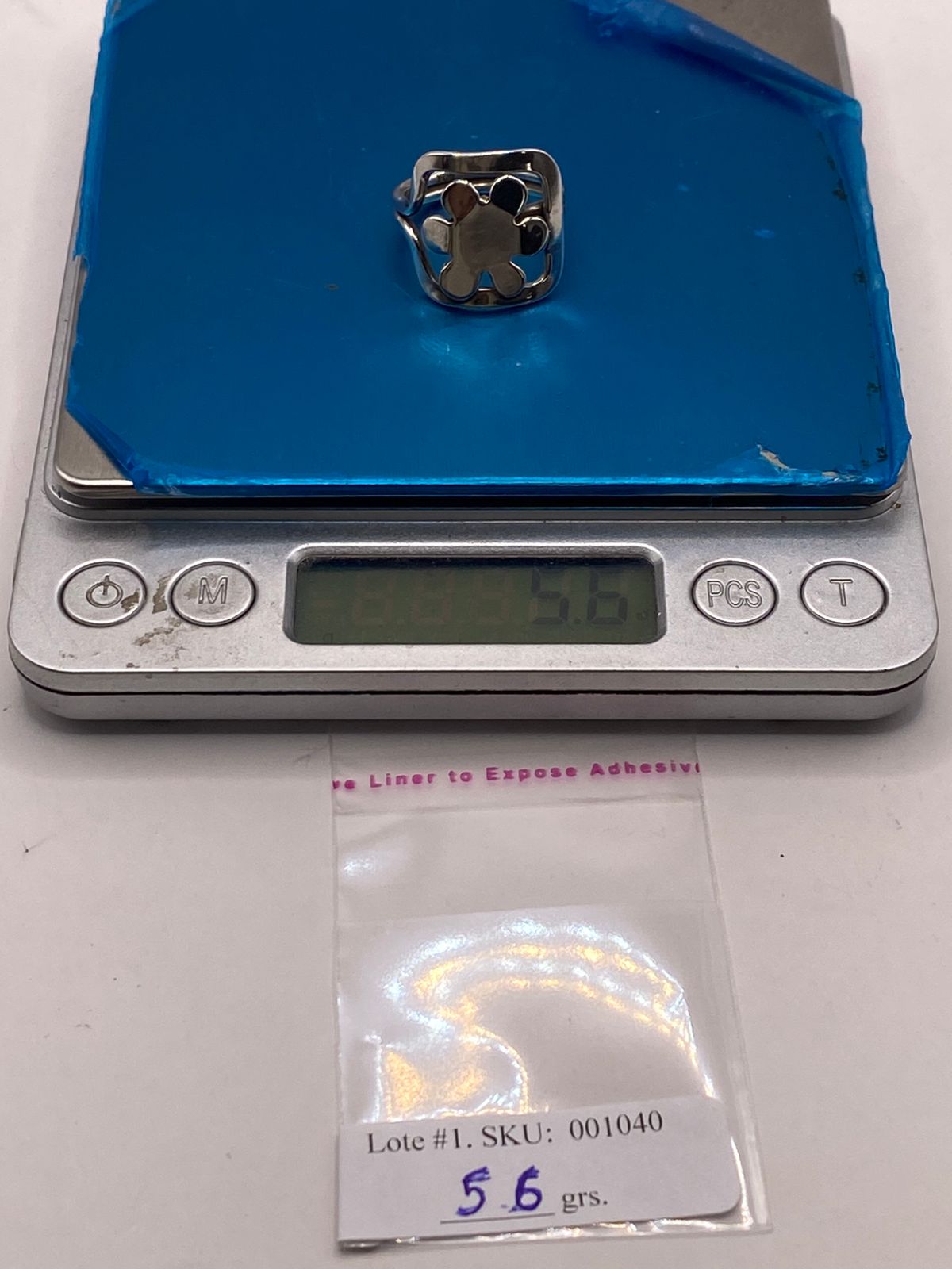 Anillo Diseño Orgánico en Marco Cuadrado Plata .925, peso en gramos (báscula)