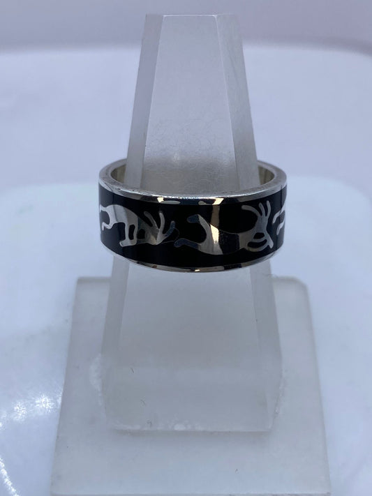 Anillo Escena Ancestral de Plata .925 con Obsidiana Negra, vista frontal