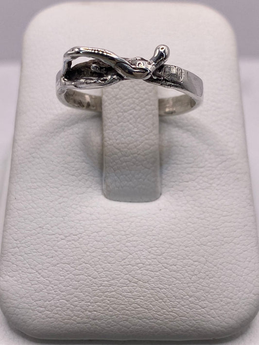 Anillo Figura Asimétrica en Plata .925, vista frontal