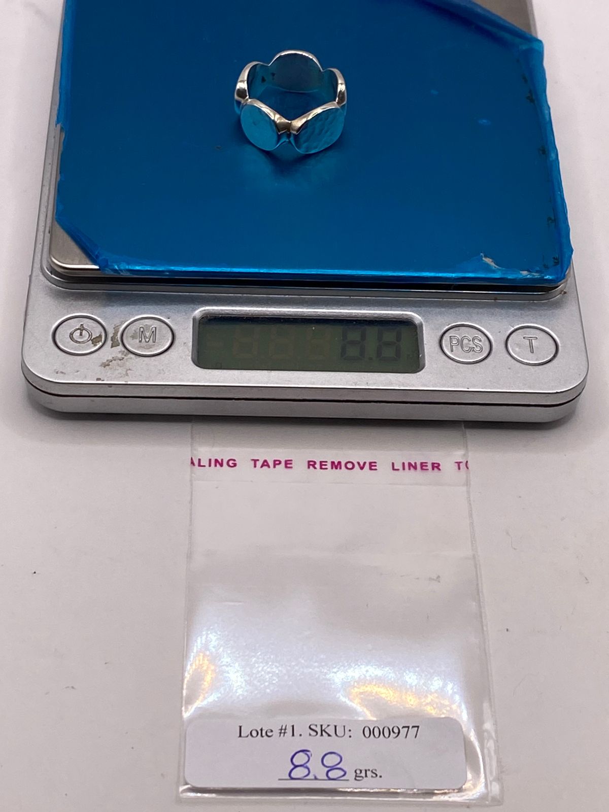 Anillo en Forma de Círculos Martillados de Plata Ley .925, peso en gramos (báscula)