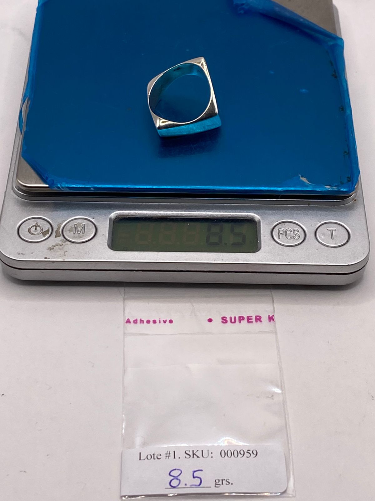 Anillo Geométrico Cuadrado de Plata Ley .925, peso en gramos (báscula)