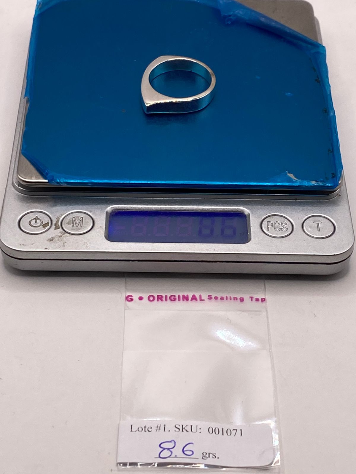 Anillo Geométrico Curvo en Plata .925, peso en gramos (báscula)