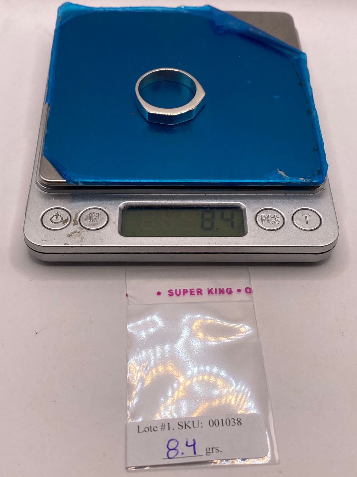 Anillo Geométrico Minimalista en Plata .925, peso en gramos (báscula)