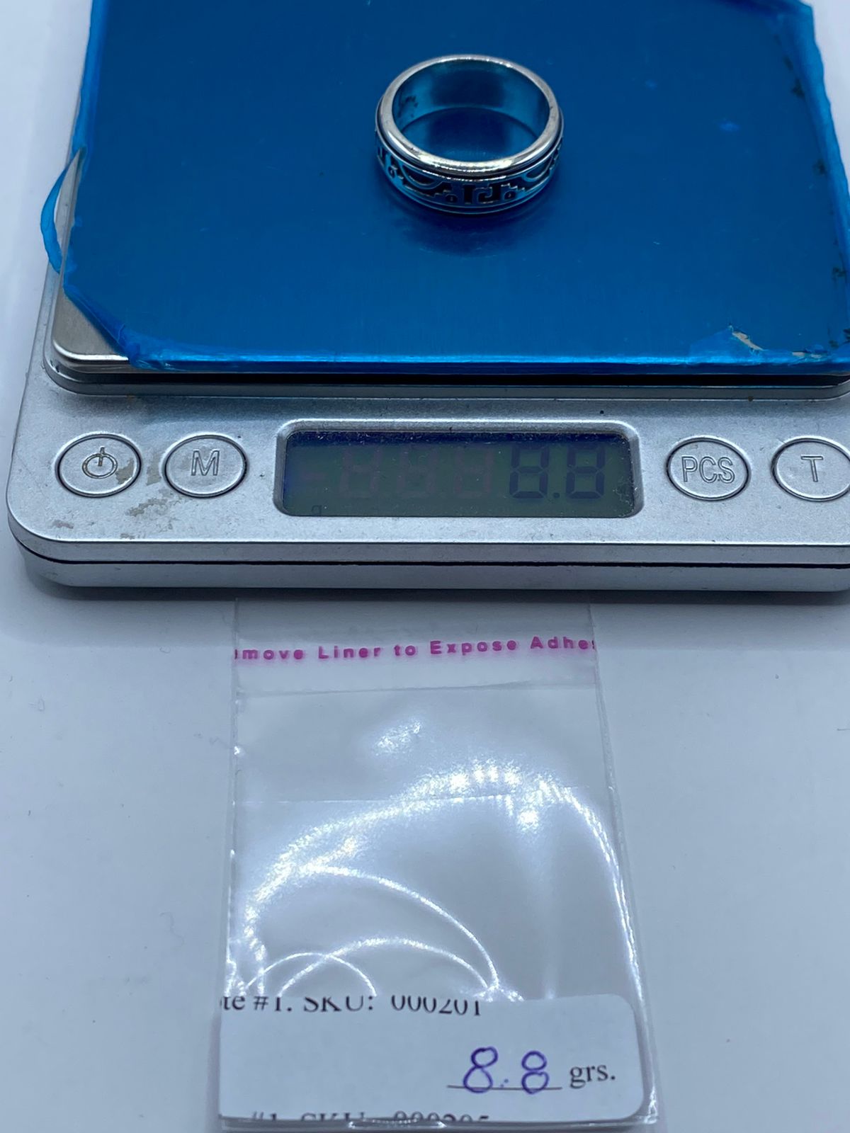 Anillo Giratorio Diseño Geométrico Abstracto en Plata 925, peso en gramos (báscula)