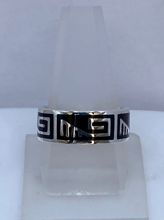 Anillo Greca Prehispánica de Plata .925, vista frontal