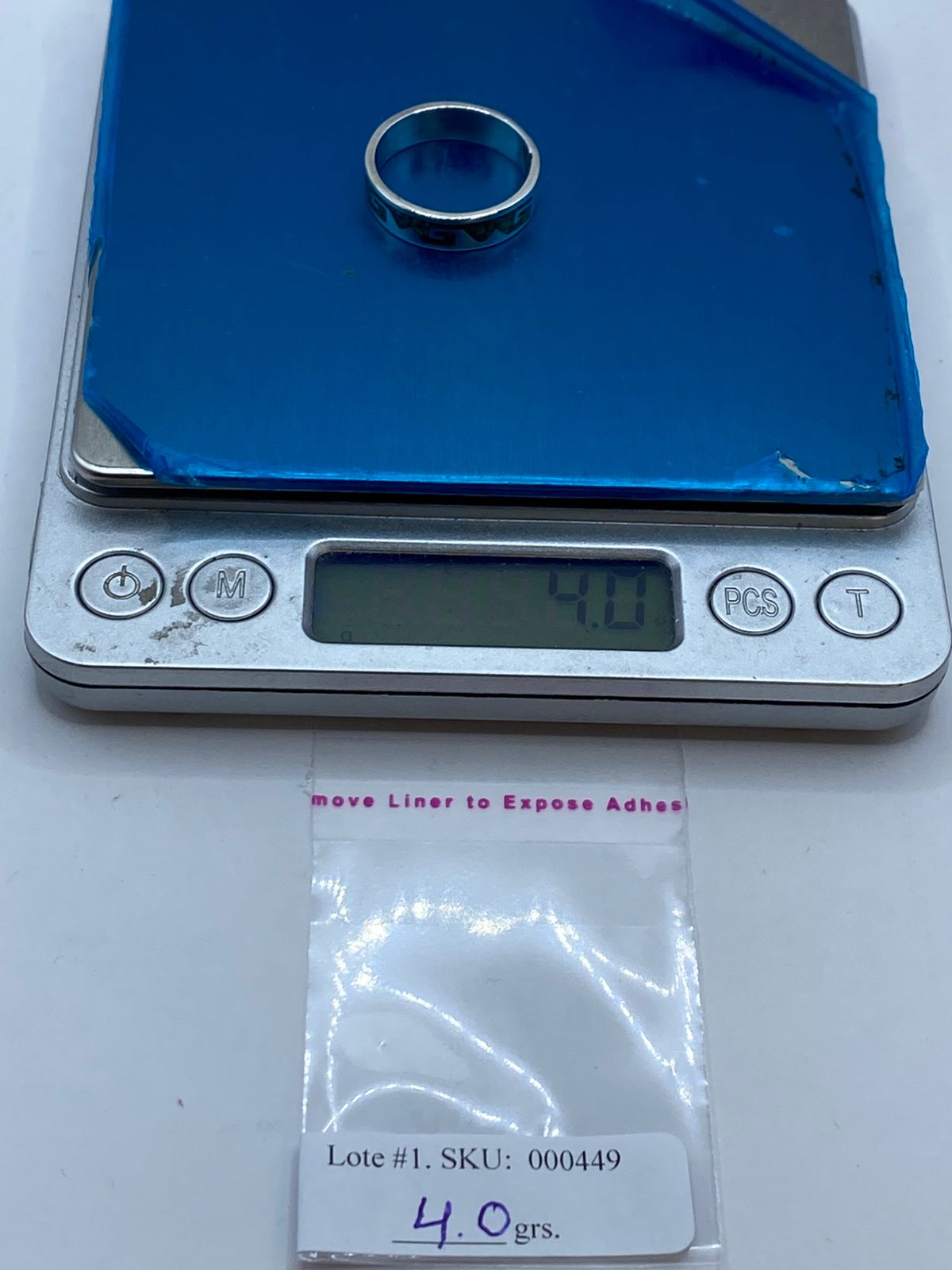 Anillo de Malaquita con Grecas Caladas en Plata .925, peso en gramos (báscula)