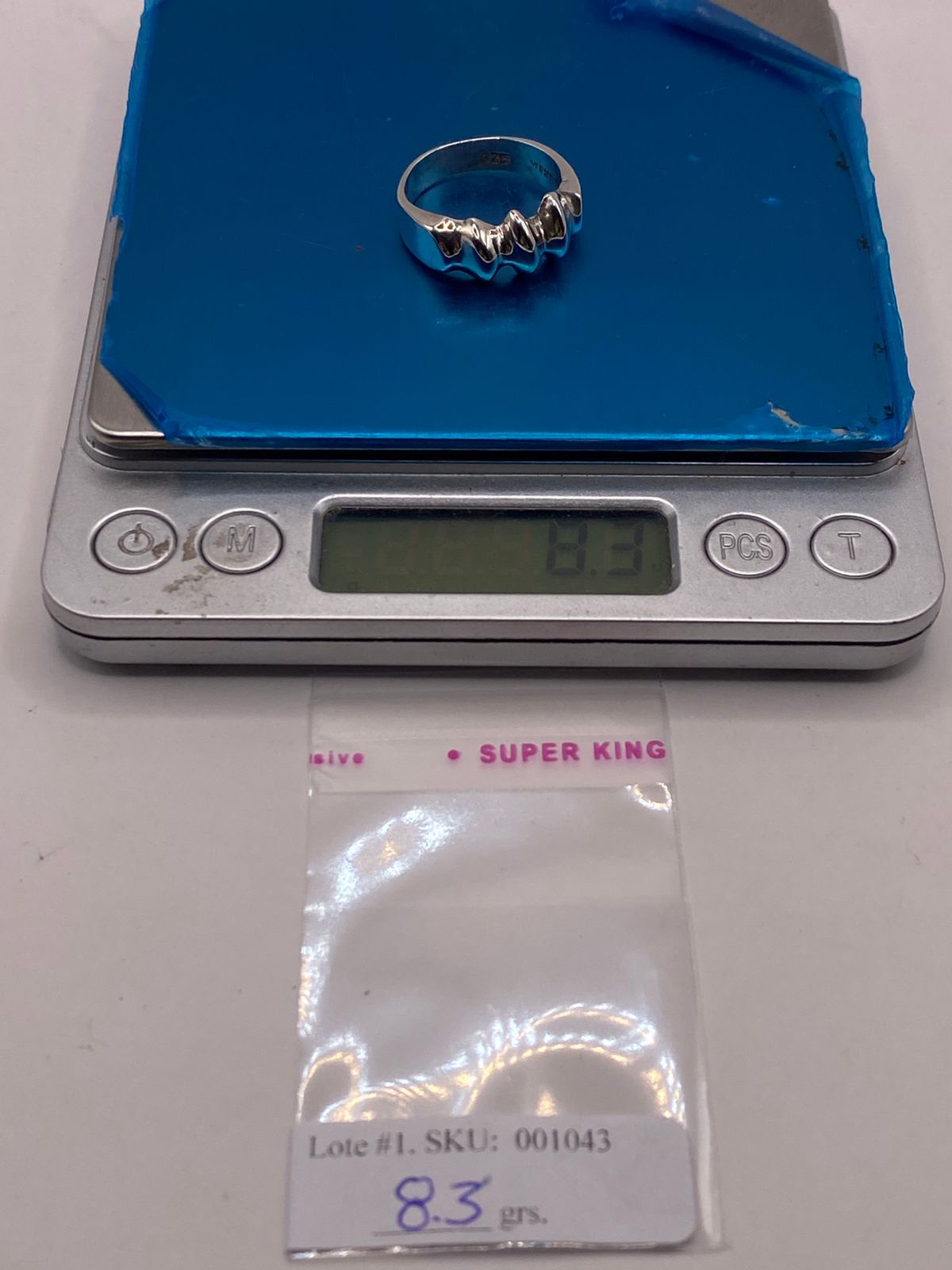 Anillo Plata .925 Diseño Ondas Elevadas, peso en gramos (báscula)