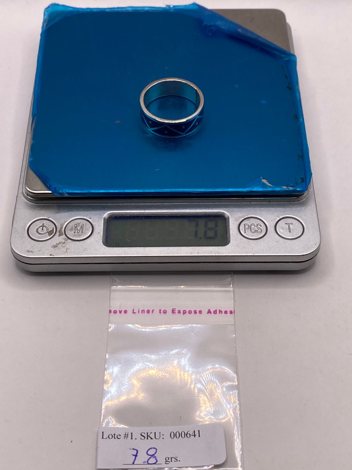 Anillo de Plata .925 con Lapislázuli – Diseño Geométrico, peso en gramos (báscula)